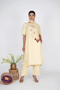 Zohra Ivory kurta Set with Stole