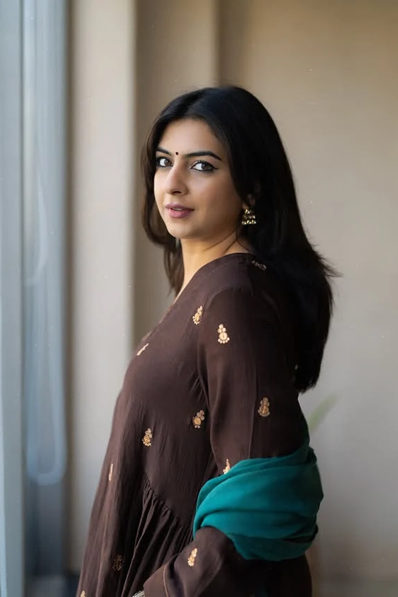 Saanjh Brown Kurta Set With Green Dupatta